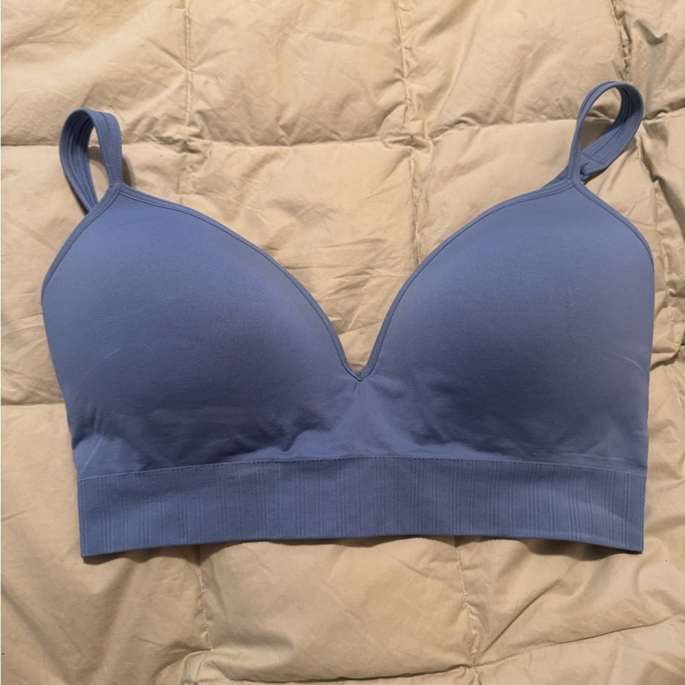 NWOT Athleta Embrace Bra Medium D-DD+